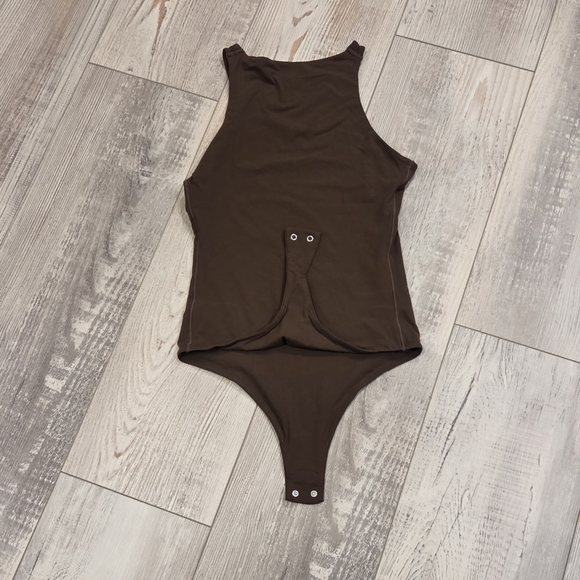 SKIMS!! Fits Everybody High Neck Thong Bodysuit- In Cocoa!! SOLD OUT COLOR!! - Picture 7 of 9